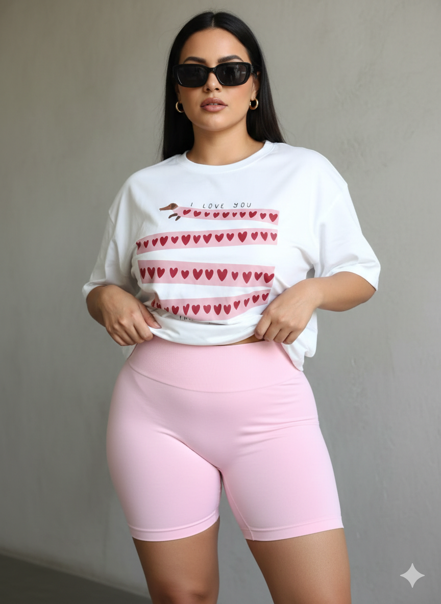 Pack Sweet Comfort: Camiseta Oversize "Dachshund Love" + Biker Shorts Scrunch