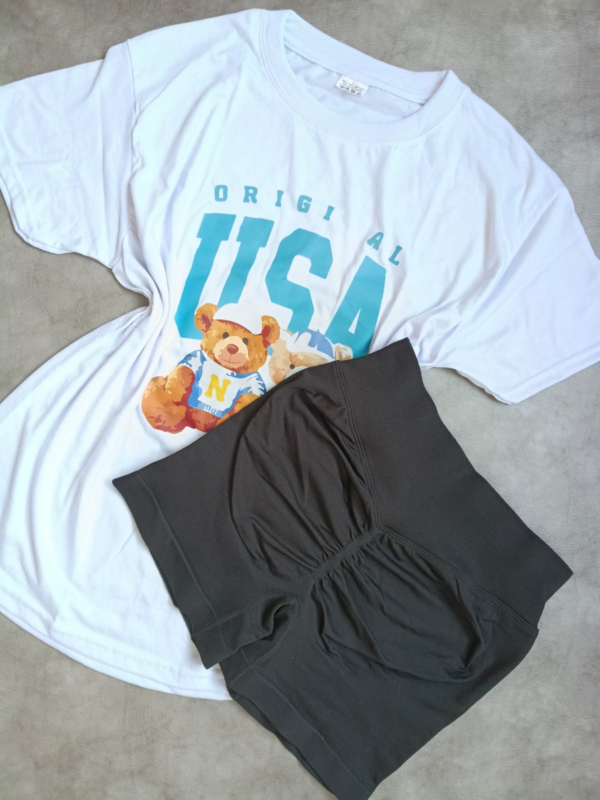 Camiseta Oversize + Biker Shorts "Scrunch"